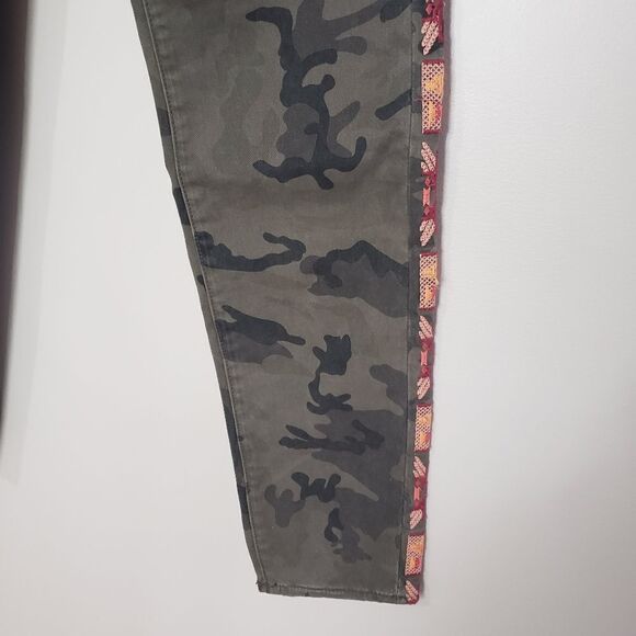 Driftwood Jackie Size 24 NWT Green Camo Aztec Embroidered Skinny Jeans Pants - Picture 4 of 15